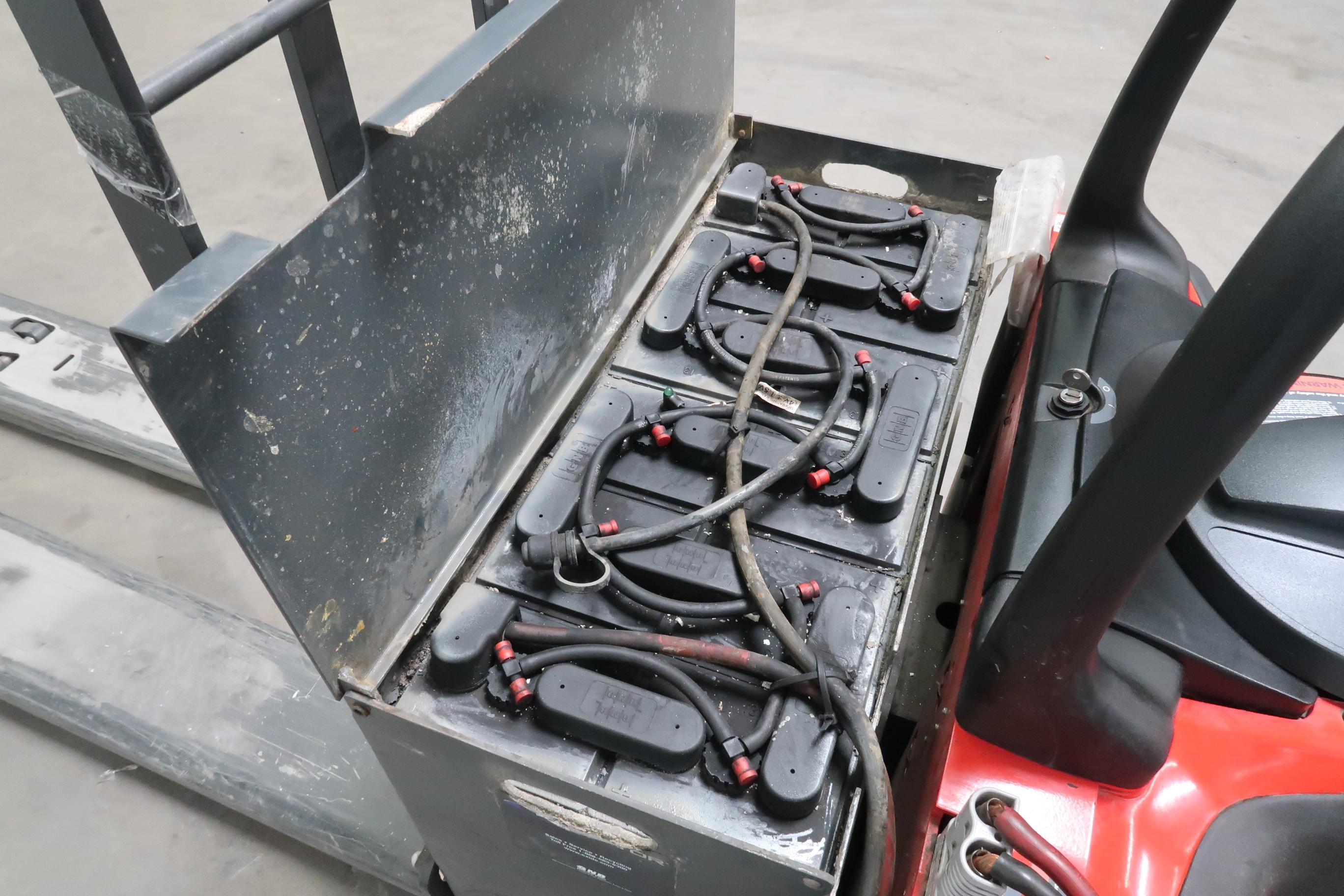 2013 Raymond 8410 Electric End Rider Double Pallet Truck Pallet Jack